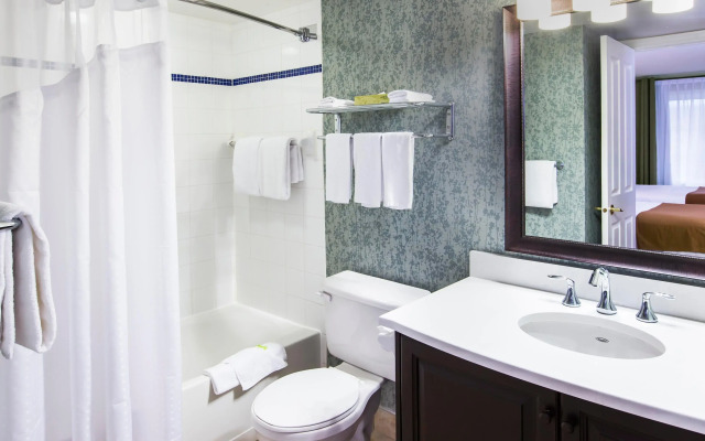 Holiday Inn Express and Suites Tremblant by IHG