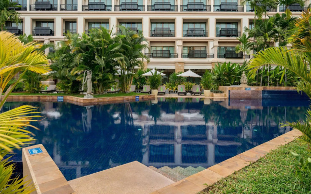 Angkor Miracle Reflection Club