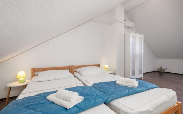 Awesome Apartment in Lukovo Sugarje With Wifi and 3 Bedrooms