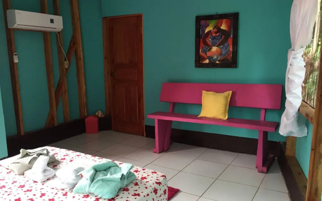 Las Palmeras Beachfront Hotel