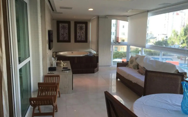 Apt Luxo 4 quartos Barra