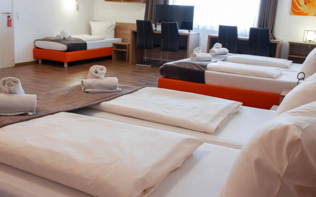 Orange Hotel und Apartments