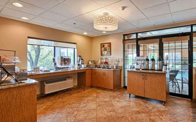 Comfort Inn & Suites Copley Akron