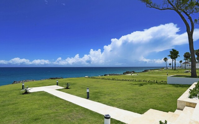 Ocean Front Villa Deluxe 4 Bedroom