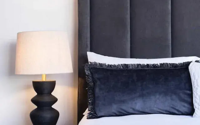 Modern Central Secure Cape Town 2bed Bantry Suite