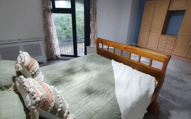 2-bed Apartment in Liverpool at Albert Dock