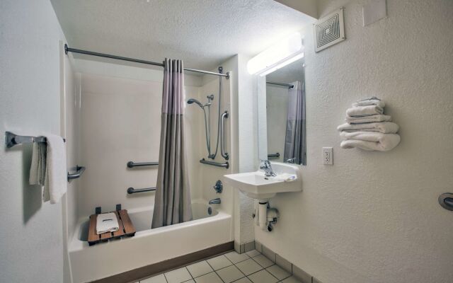 Loyalty Inn Tallahassee