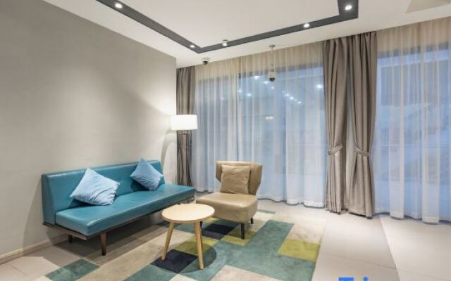 Rujia Business Hotel