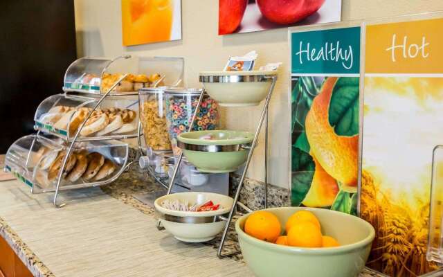 Quality Inn Chesterton near Indiana Dunes National Park I-94