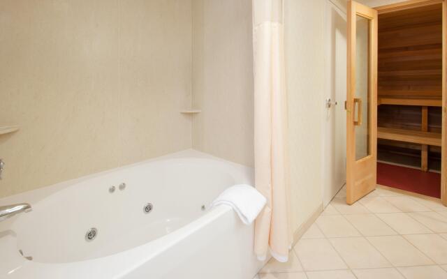 Holiday Inn Salem - I-93 at Exit 2 by IHG