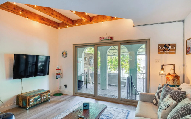 7 Mi to Winery: Lakefront Rockwall Home w/ Deck