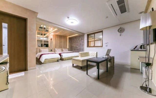 Cheongju Show Hotel