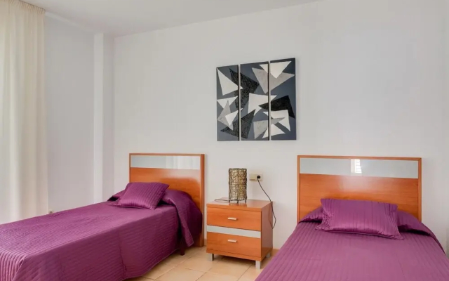 Quaint Apartment close to the Seabeach