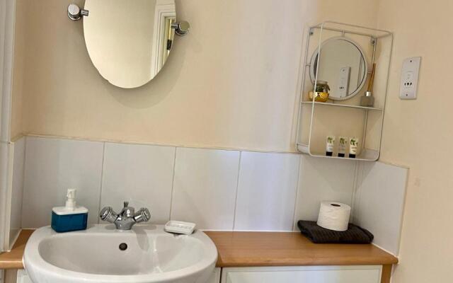 Radiant2 bedroom apartment in the heart of Harlow town