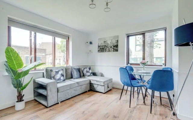 Canadawater-2bedroom-1bathroom-free Parking