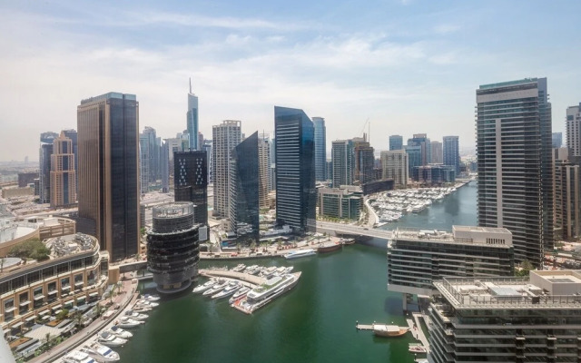 Panoramic 1BR Apartment In Dubai Marina