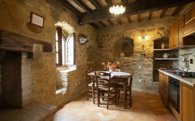 Castello di Cisterna