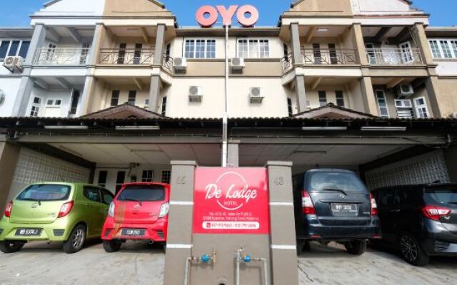 OYO 89694 De Lodge Hotel