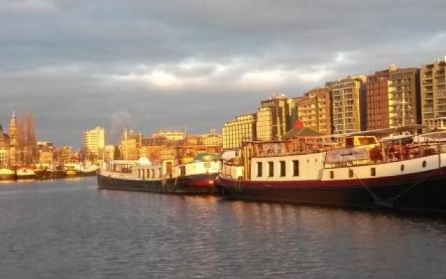 Botel Sailing Home