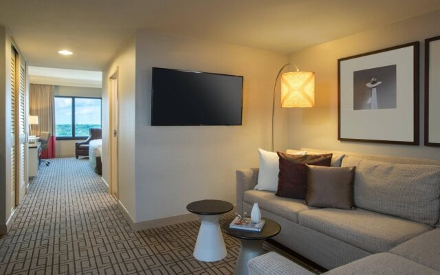 Renaissance Austin Hotel
