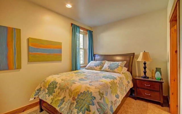 Maggie Point 3 Br condo by RedAwning