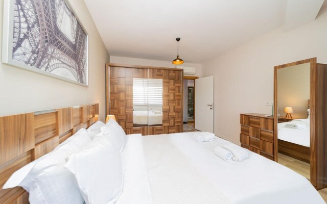 Convenient Flat With Balcony in Konyaalti