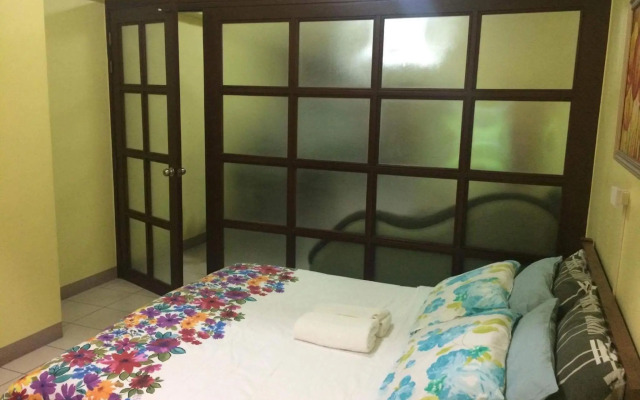 Leon’sDen