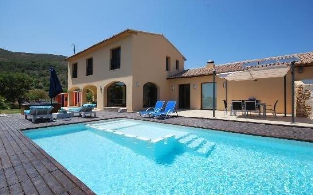Finca Carabou 8 Pax
