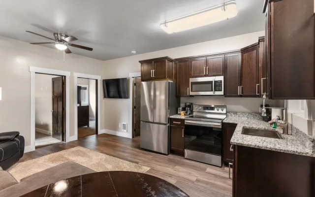 The Yellowstone Hideaway Unit C