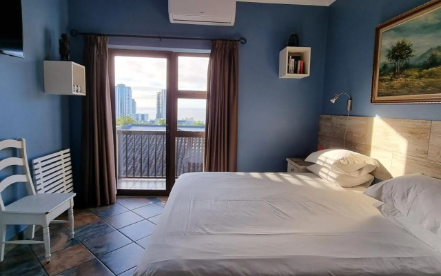 Crooked Tree Cottage