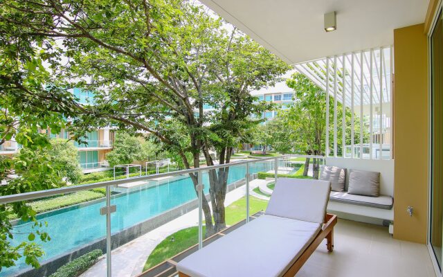 Hua Hin Luxury Beachfront Condo By Mon