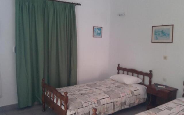Varagoulis Giannis & Lenas Apartments