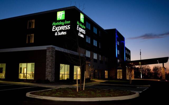 Holiday Inn Express & Suites Oswego, an IHG Hotel