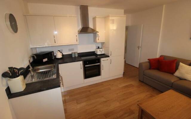 Flat 8 Palm Court