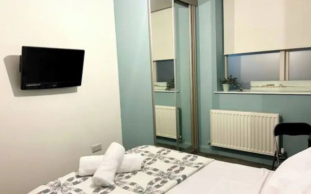 Modern Central Edwardian Apartment 4pp Private Ent