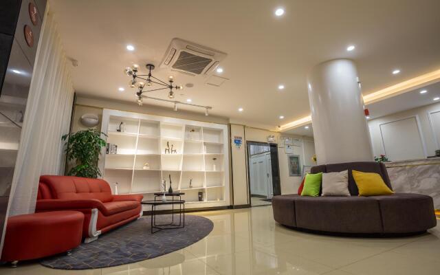 Elan Inn Jingpin Kunming Henglong Shopping Plaza