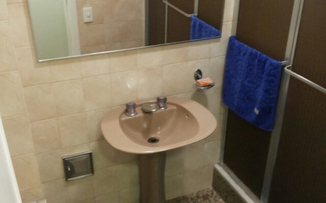 Copacabana 2 Quartos Quadra da Praia