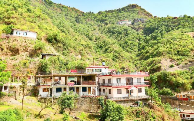 SPOT ON 37977 Parth Home Stay