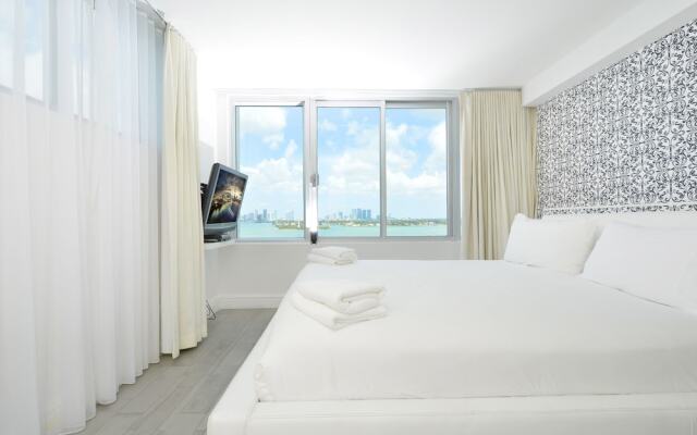 Miami World Rental - Mondrian 916