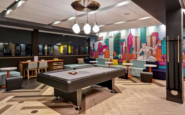 Tru by Hilton Sterling Heights Detroit