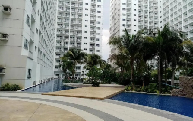 Sithonia Suite, Shore Residences Tower C near MOA