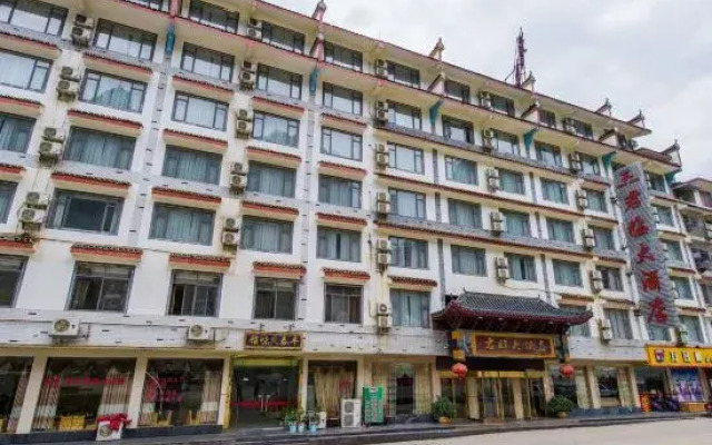 Junlin Hotel (Yangshuo West Street Central Plaza Branch)
