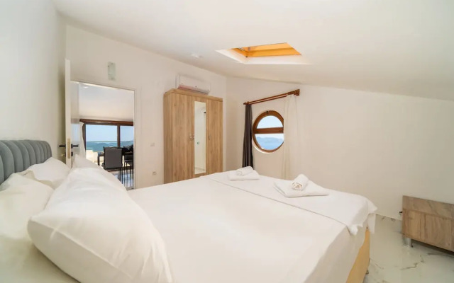 Golden Rose Suit Pension