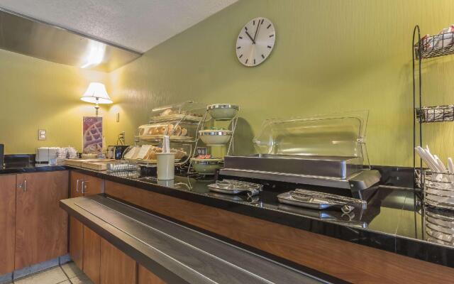 Quality Suites Whitby