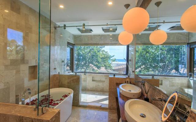 Steps to Best Beach VILLA UNICA 6Bedroom