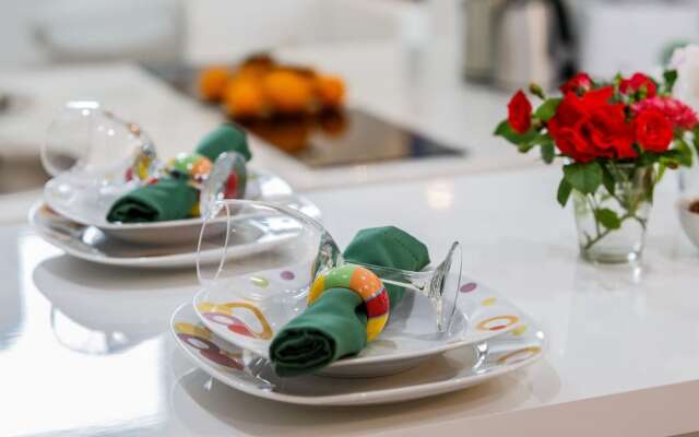 A1 - Modern Luxury apt w. 2 Balconies & sea View