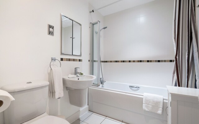 3BR Flat Near London City, With Stunning Views