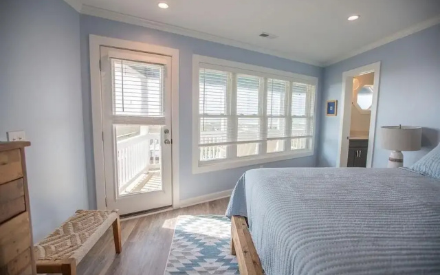 Three Girls 5 Bedroom Home by RedAwning