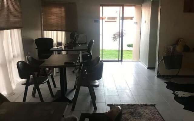 Luxlusive Guest House