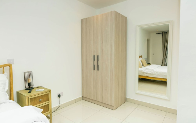 Snug three-bedroom Unit